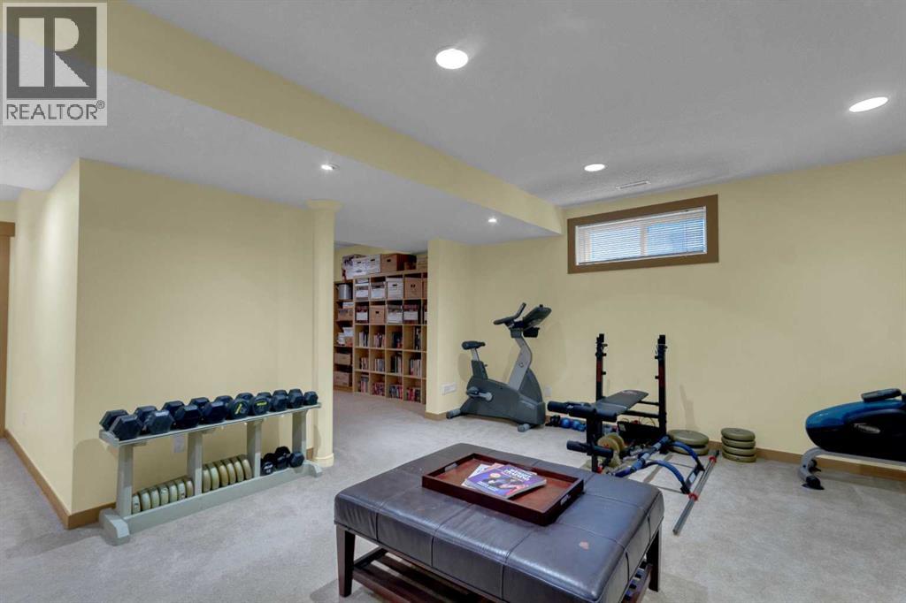 8 Elmont Court SW, Calgary, Alberta  T3H 5Z8 - Photo 32 - A2314670