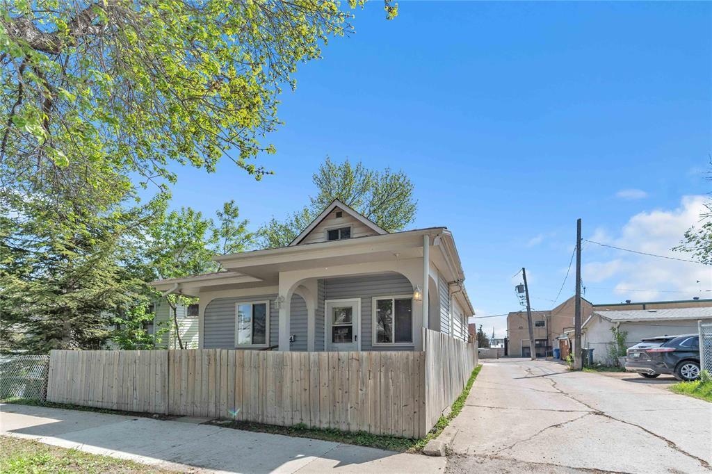 1084 Manitoba Avenue, Winnipeg, Manitoba  R2X 0K4 - Photo 1 - 202612183