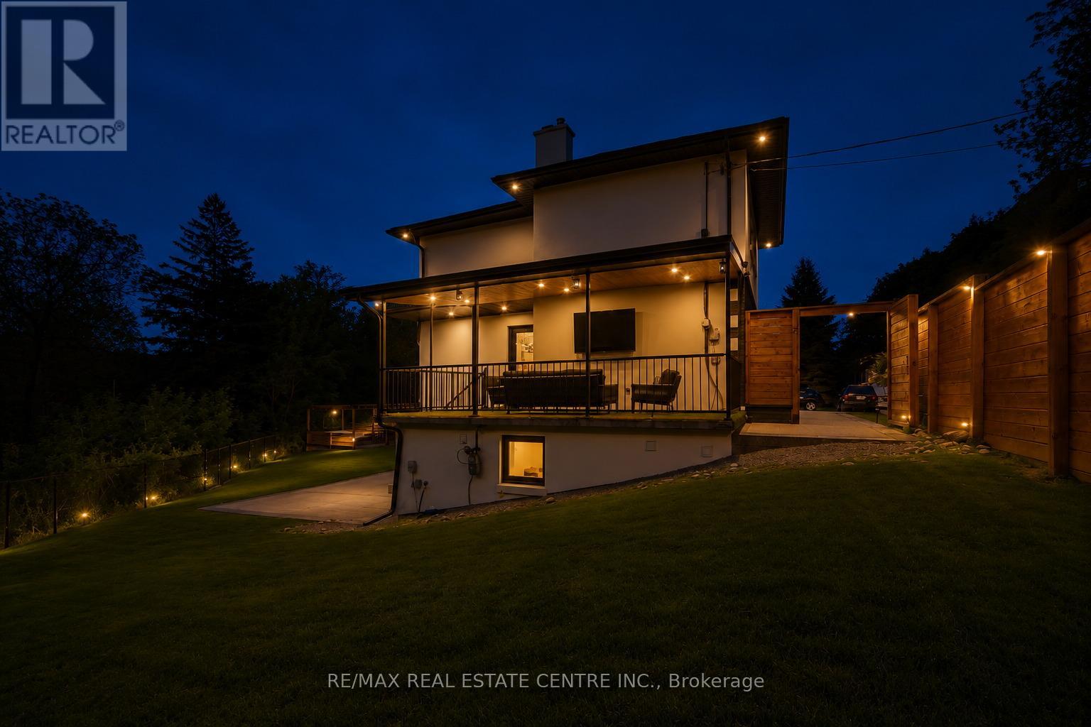 187 Wyndham Street, Mississauga, Ontario  L5M 1N4 - Photo 37 - W13216208