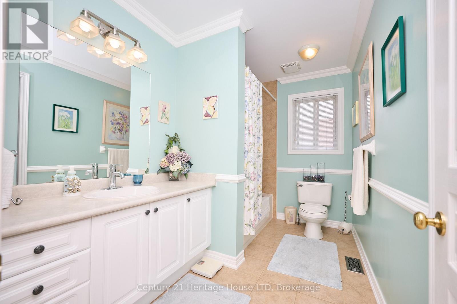 222 Dorchester Drive, Grimsby, Ontario  L3M 5K8 - Photo 21 - X12708034