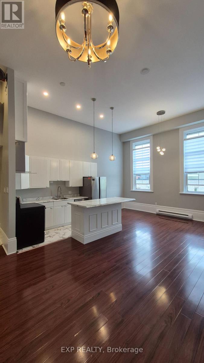 $2,500 Monthly6 - 61 Mill Street, Mississippi Mills, Ontario