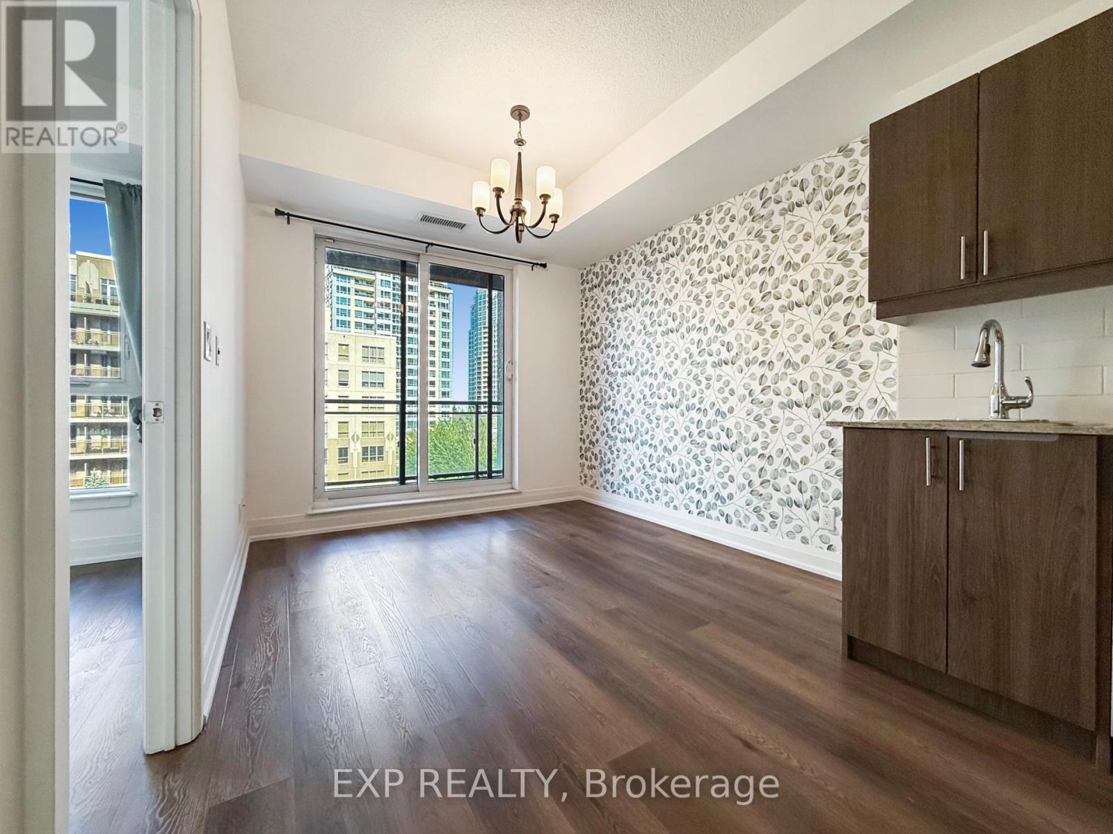 401 - 17 KENASTON GARDENS, Toronto, Ontario