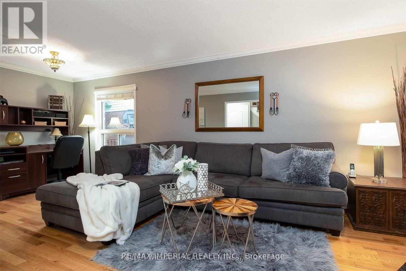 453 Heddle Crescent, Newmarket, Ontario  L3X 2J4 - Photo 3 - N13218792