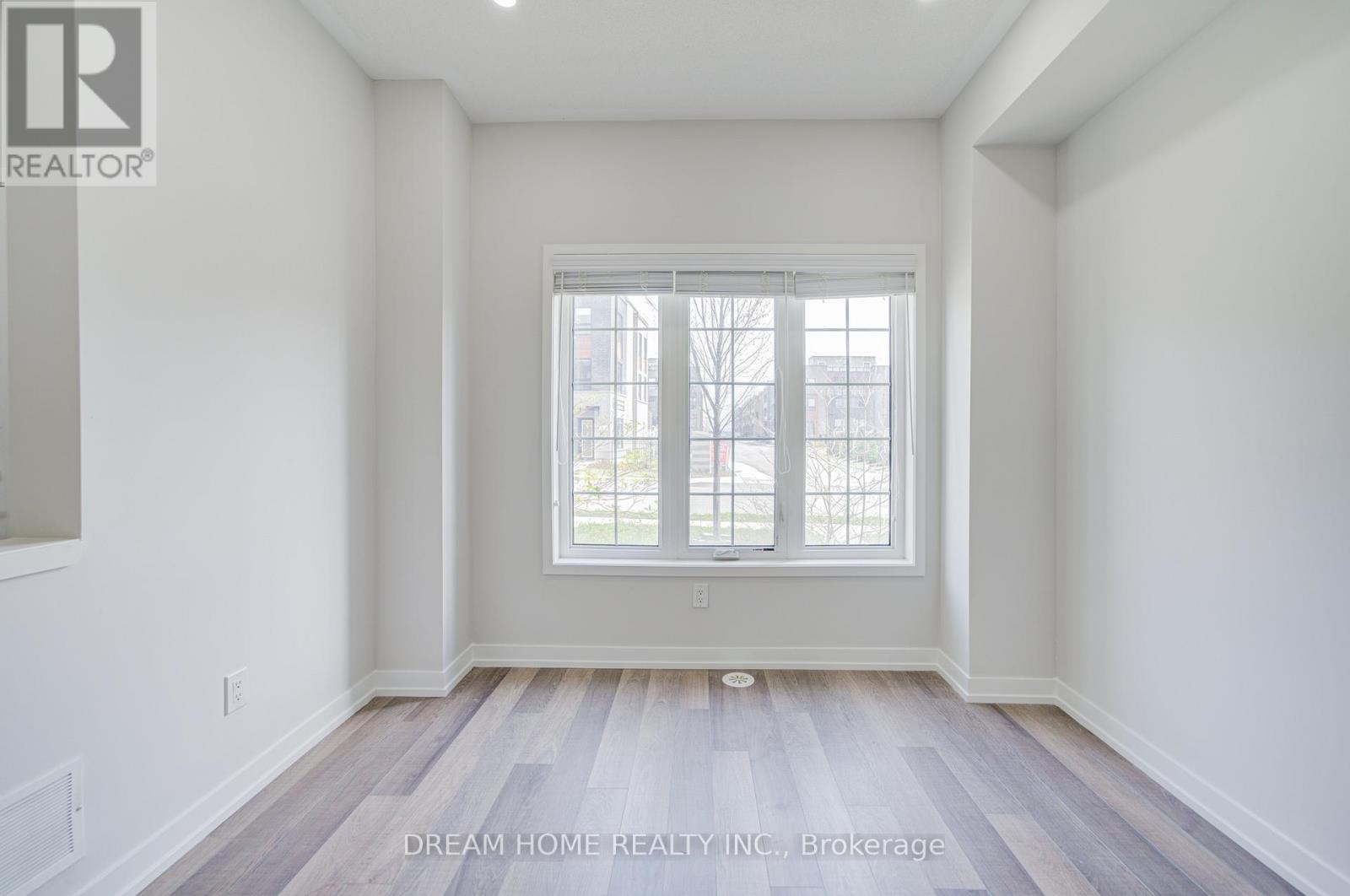 7 Heswall Lane, Newmarket, Ontario  L3Y 0E1 - Photo 12 - N13218794