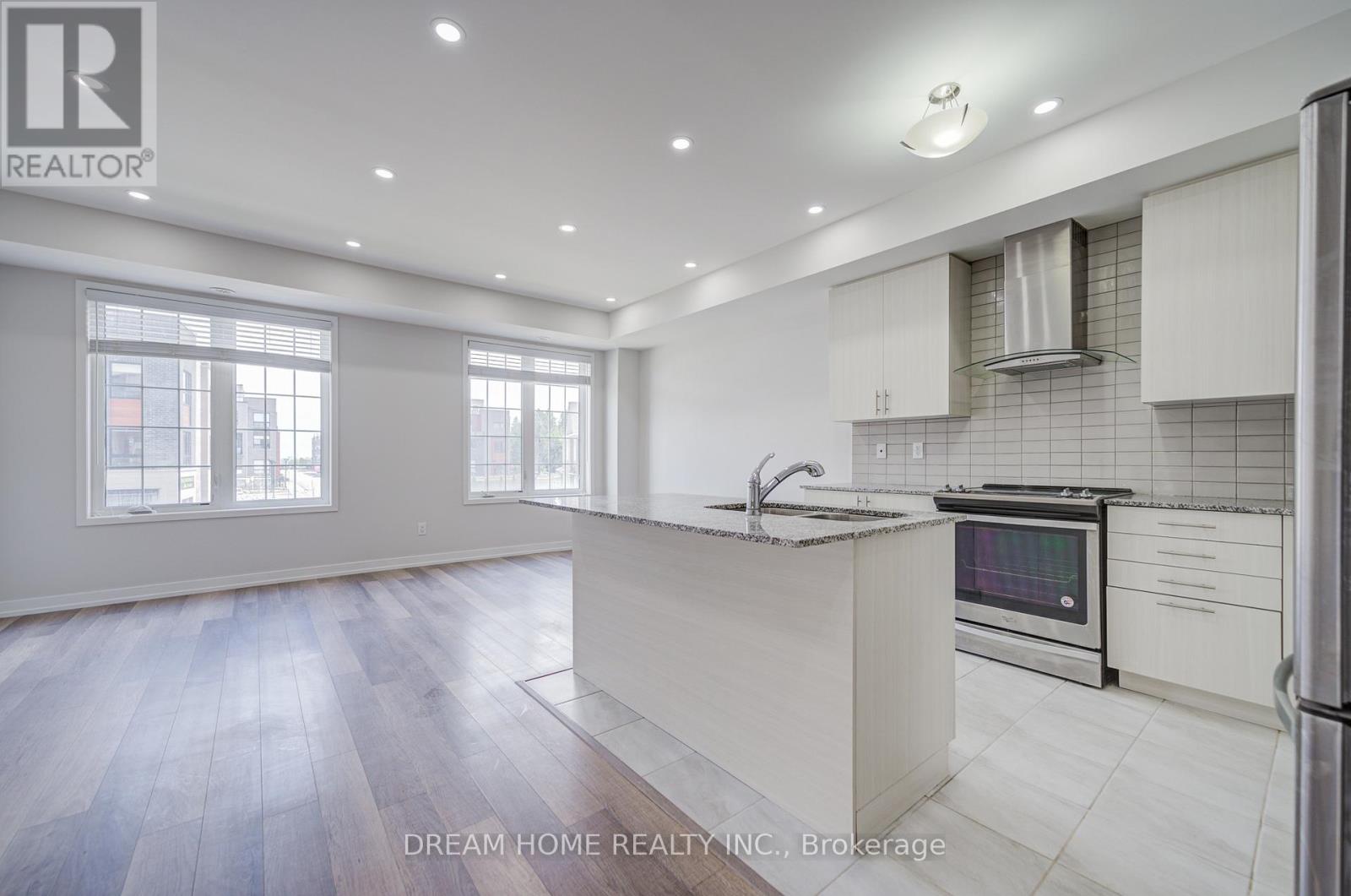 7 Heswall Lane, Newmarket, Ontario  L3Y 0E1 - Photo 17 - N13218794