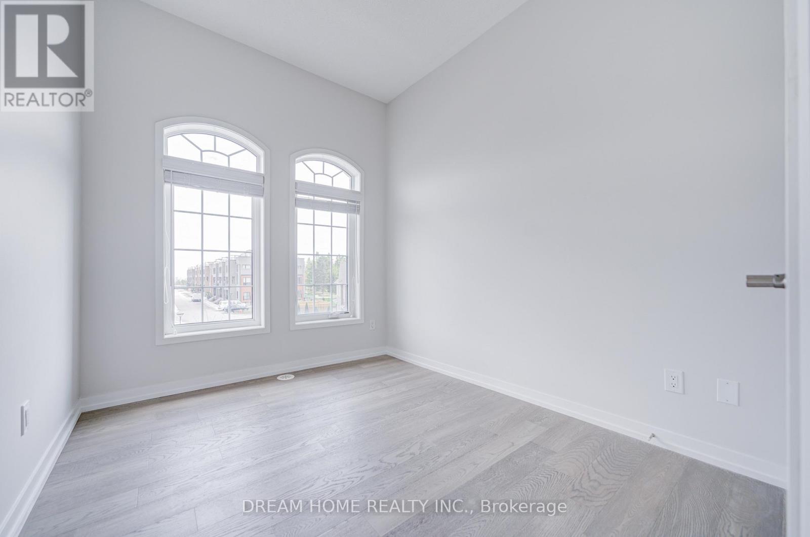 7 Heswall Lane, Newmarket, Ontario  L3Y 0E1 - Photo 38 - N13218794