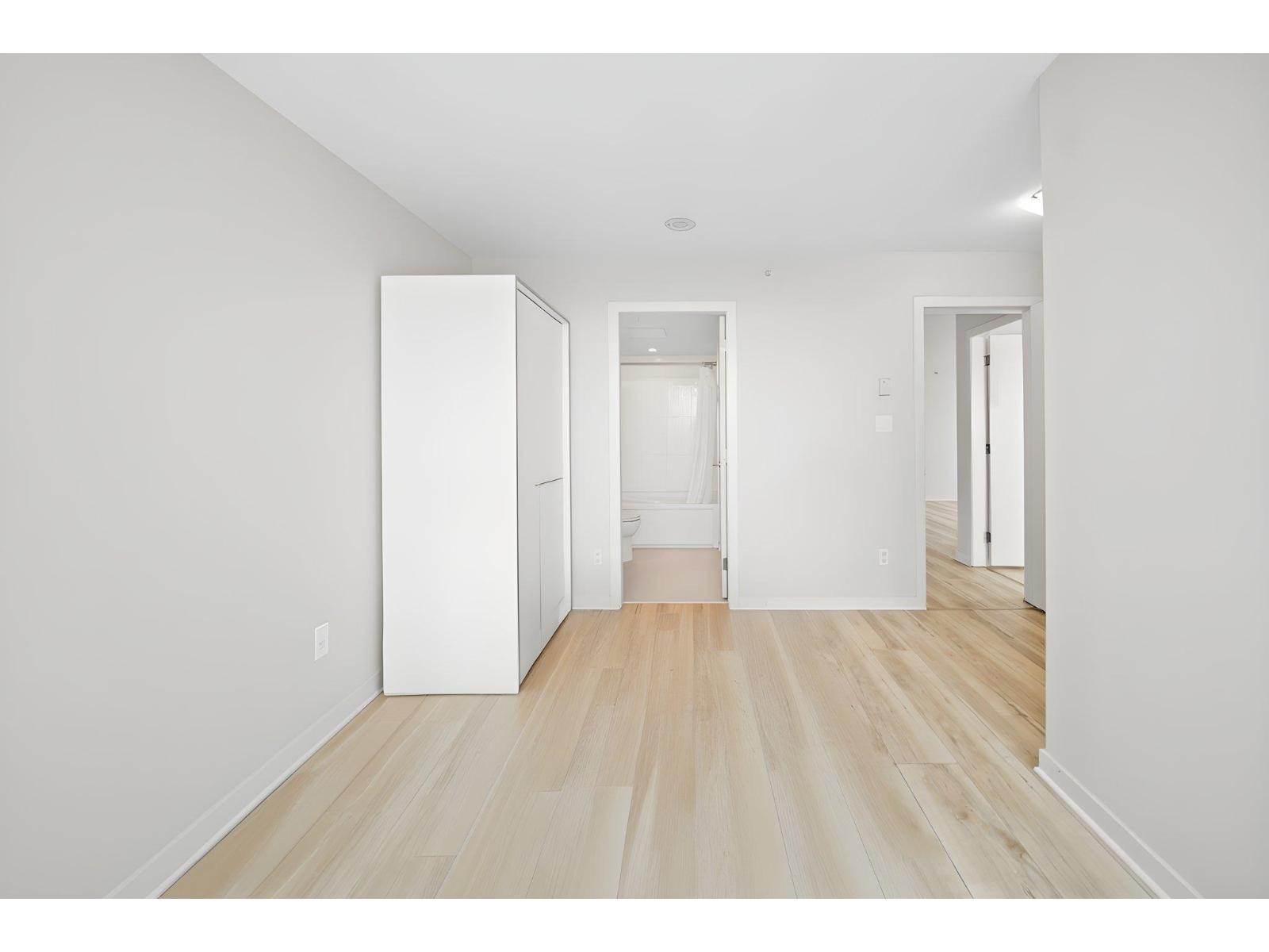 1801 13303 Central Avenue, Surrey, British Columbia  V3T 0K6 - Photo 11 - R3130003