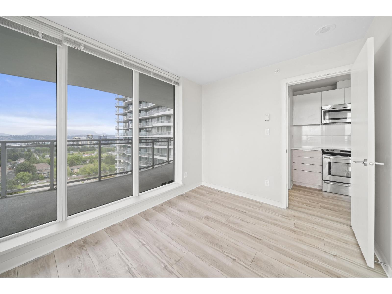 1801 13303 Central Avenue, Surrey, British Columbia  V3T 0K6 - Photo 12 - R3130003