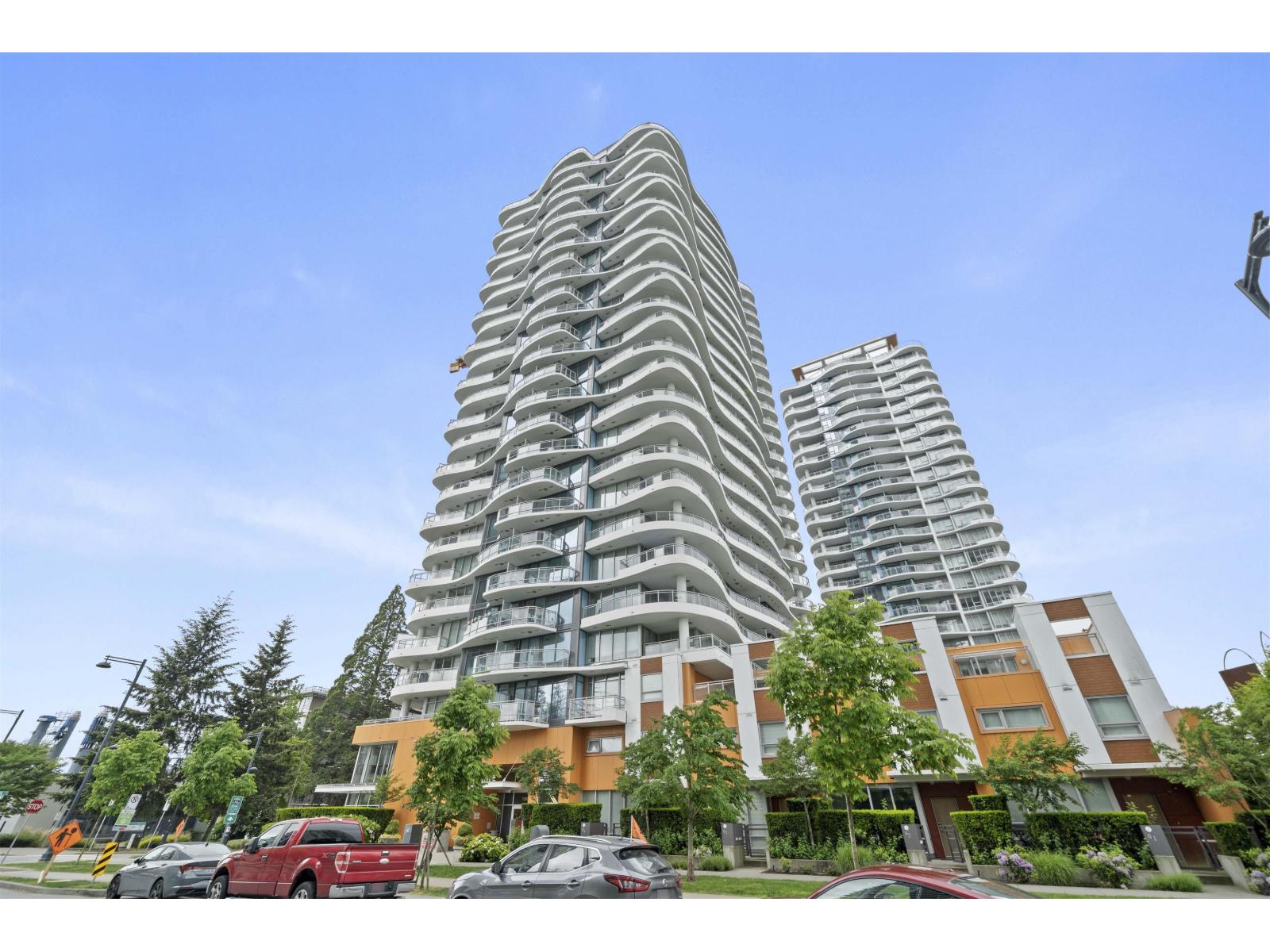 1801 13303 Central Avenue, Surrey, British Columbia  V3T 0K6 - Photo 2 - R3130003