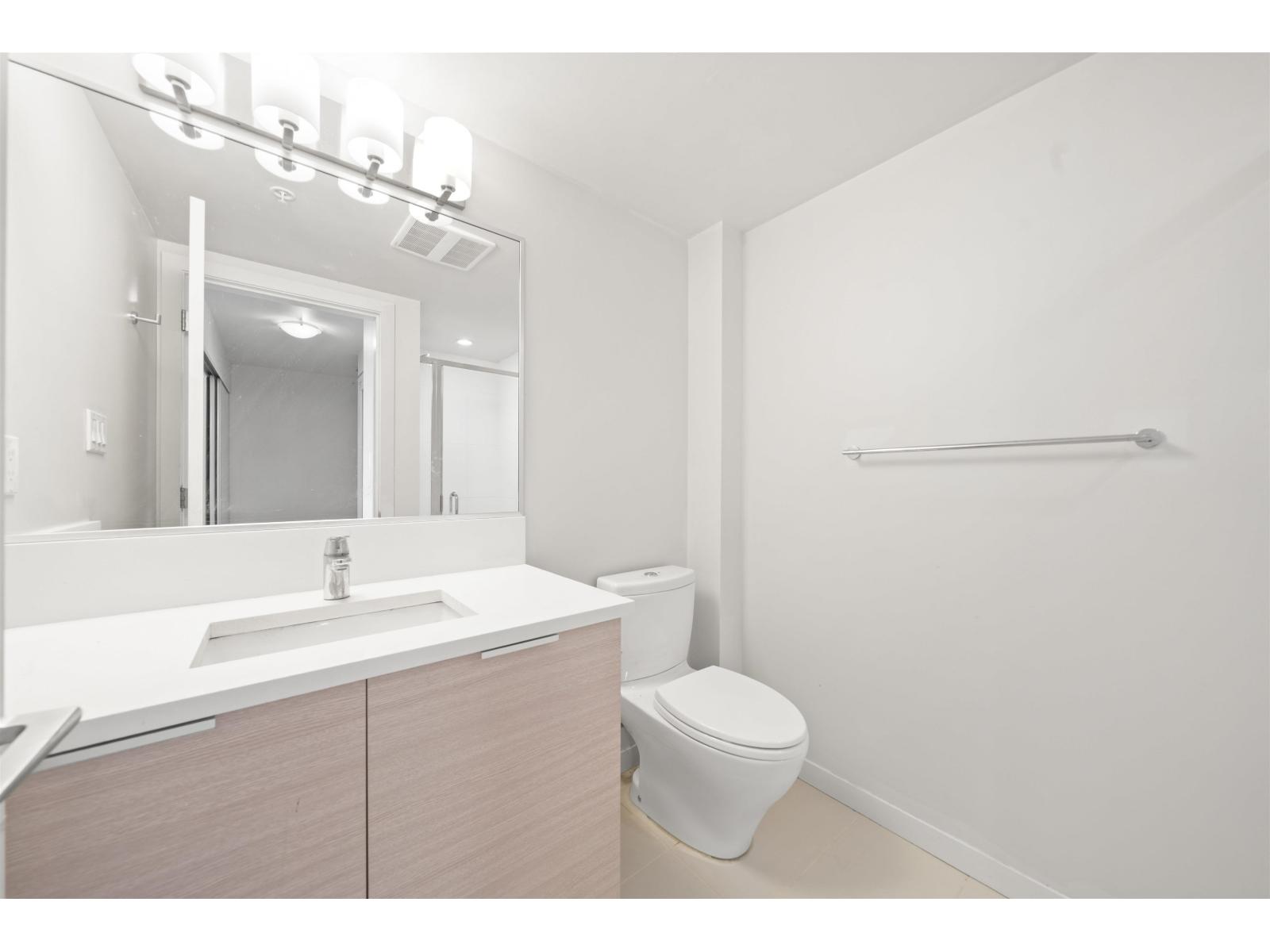 1801 13303 Central Avenue, Surrey, British Columbia  V3T 0K6 - Photo 20 - R3130003