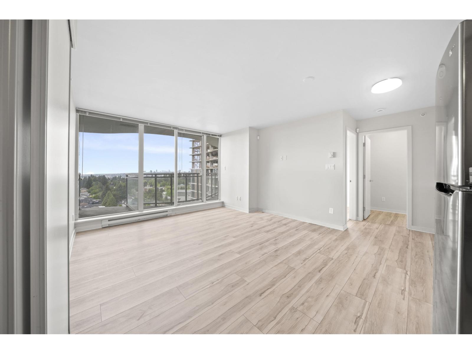 1801 13303 Central Avenue, Surrey, British Columbia  V3T 0K6 - Photo 3 - R3130003