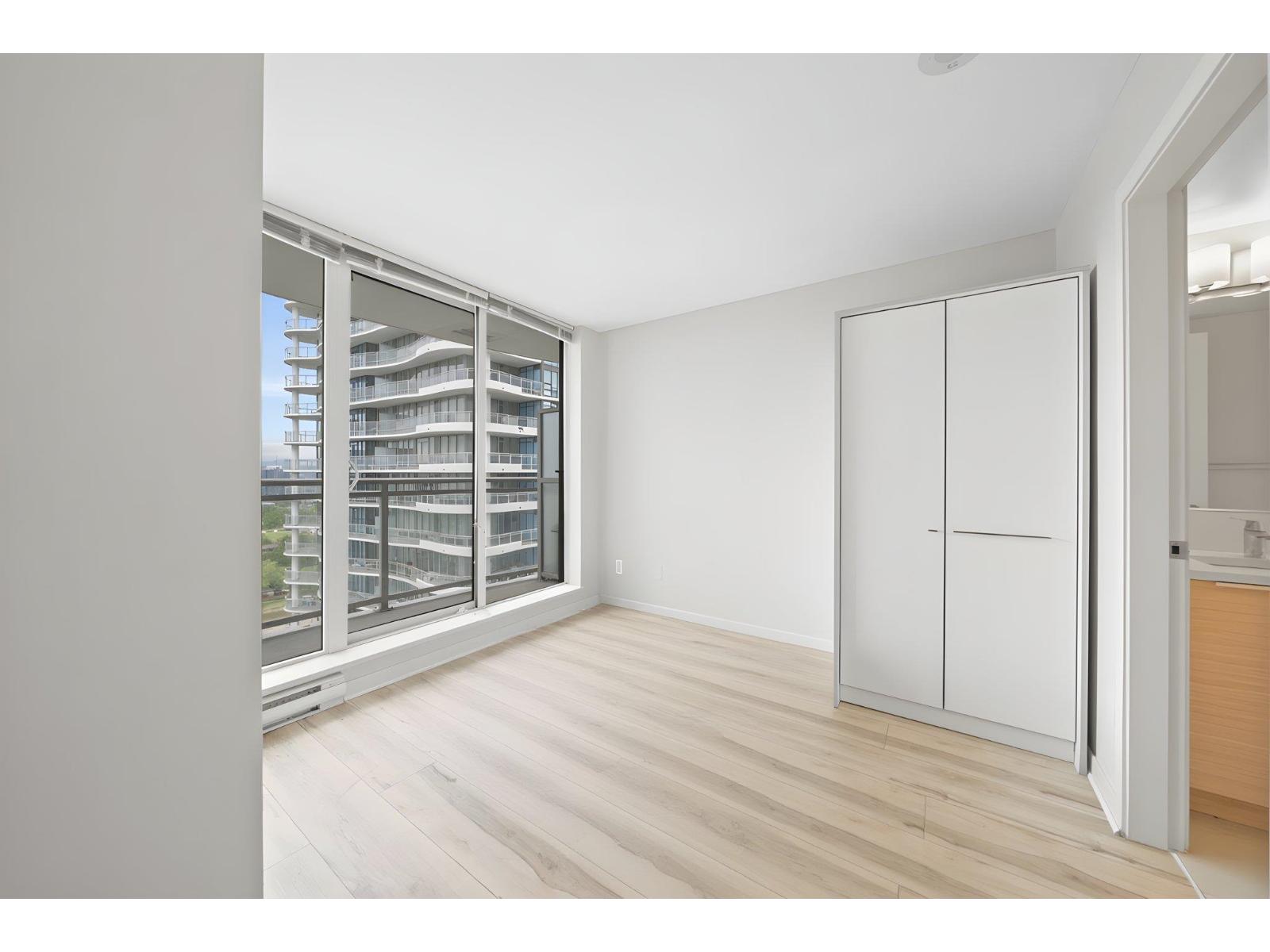 1801 13303 Central Avenue, Surrey, British Columbia  V3T 0K6 - Photo 6 - R3130003