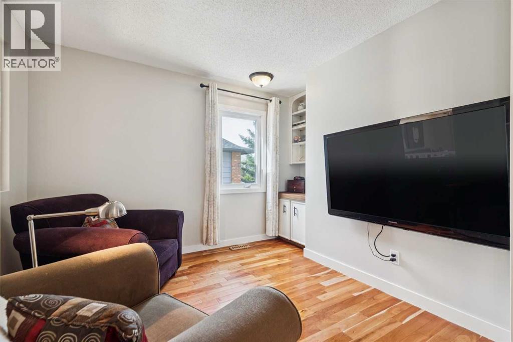 68 Woodmont Rise Sw, Calgary, Alberta  T2W 4L5 - Photo 33 - A2309817