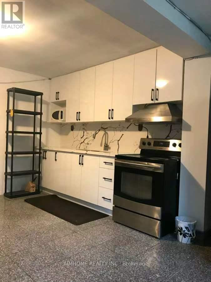 2nd Flr Rm - 137a Markham Street, Toronto, Ontario  M6J 2G4 - Photo 3 - C13218820