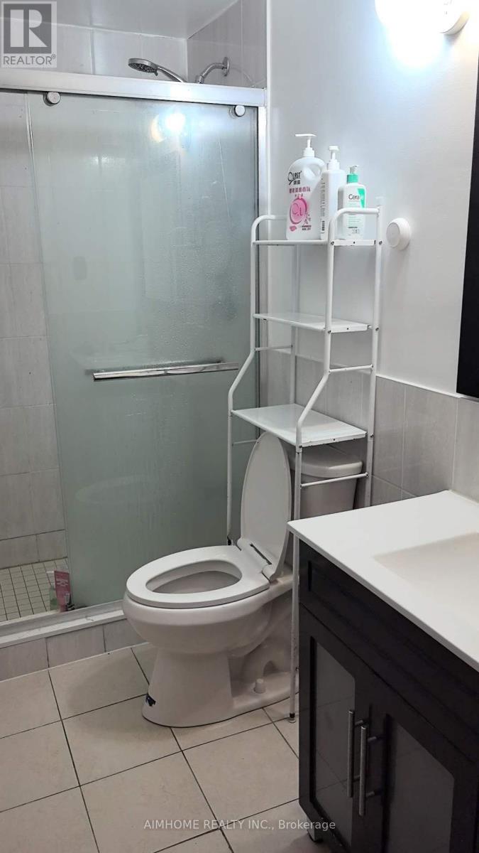 2nd Flr Rm - 137a Markham Street, Toronto, Ontario  M6J 2G4 - Photo 4 - C13218820