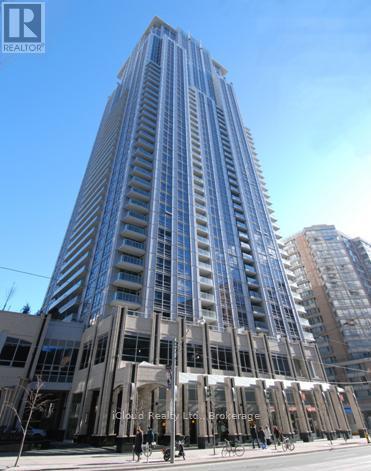 702 - 761 BAY STREET, Toronto, Ontario