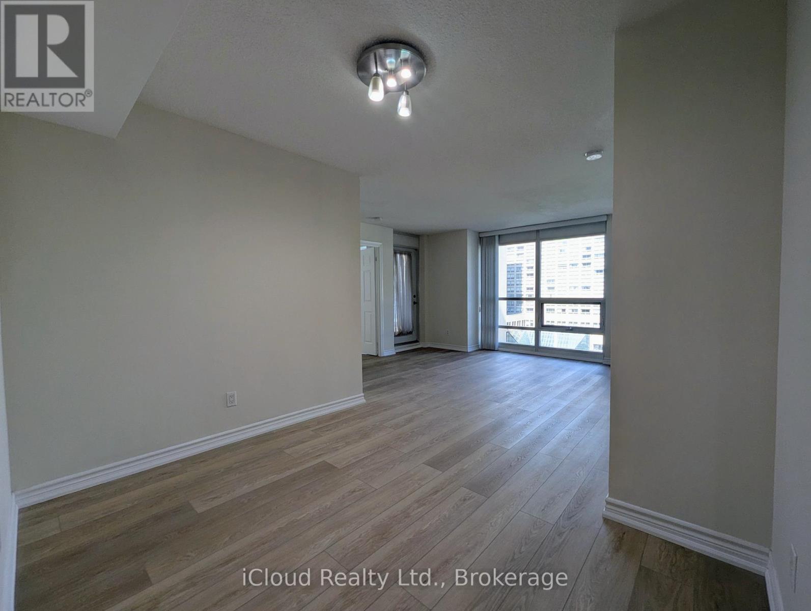 702 - 761 Bay Street, Toronto, Ontario  M5G 2R2 - Photo 15 - C13218826