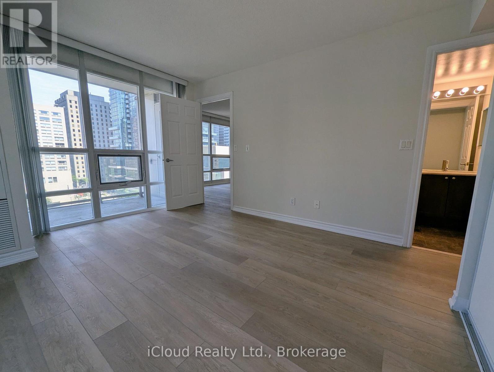 702 - 761 Bay Street, Toronto, Ontario  M5G 2R2 - Photo 24 - C13218826