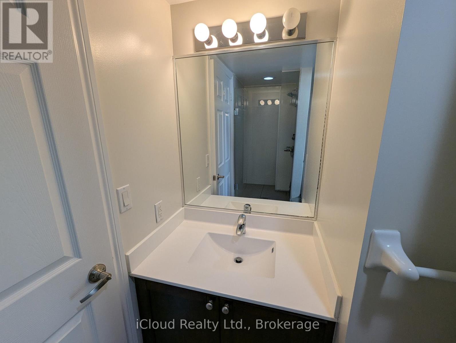 702 - 761 Bay Street, Toronto, Ontario  M5G 2R2 - Photo 35 - C13218826