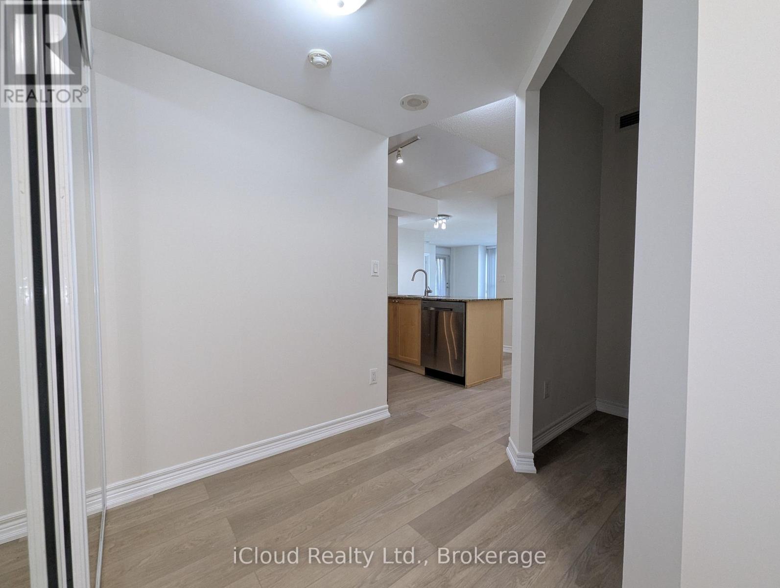 702 - 761 Bay Street, Toronto, Ontario  M5G 2R2 - Photo 9 - C13218826