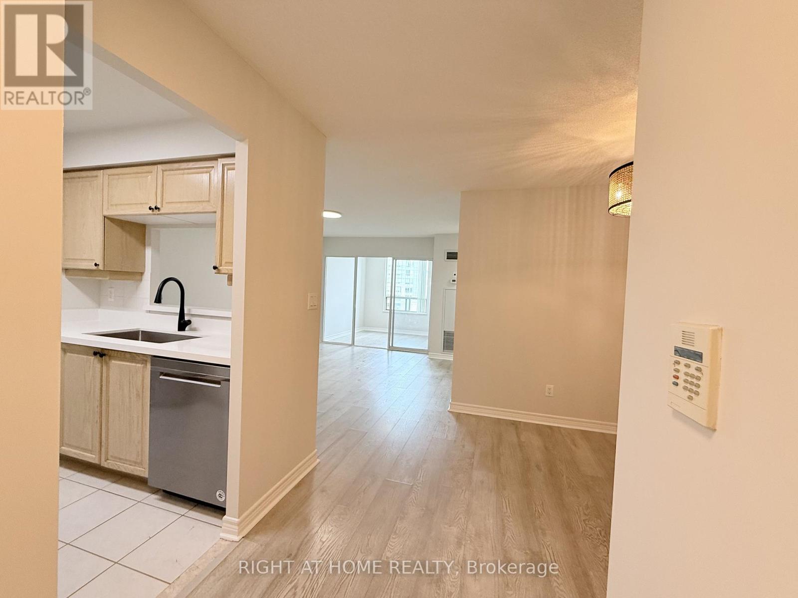 2931 - 68 Corporate Drive, Toronto, Ontario  M1H 3H3 - Photo 6 - E13218816