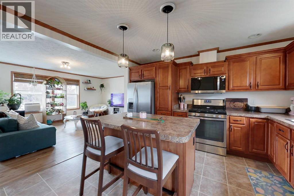 720 10 Street SE, Slave Lake, Alberta  T0G 2A3 - Photo 5 - A2290970