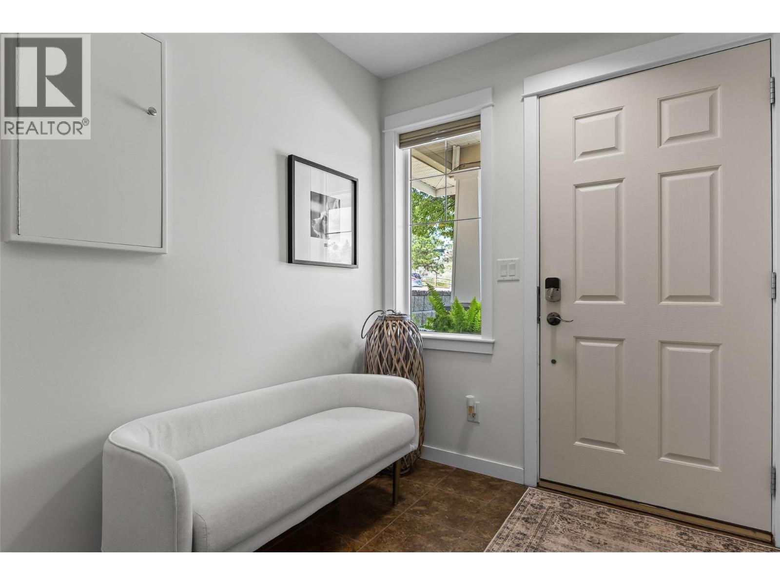 1458 Pacific Way, Kamloops, British Columbia  V2E 0A4 - Photo 4 - 10389394