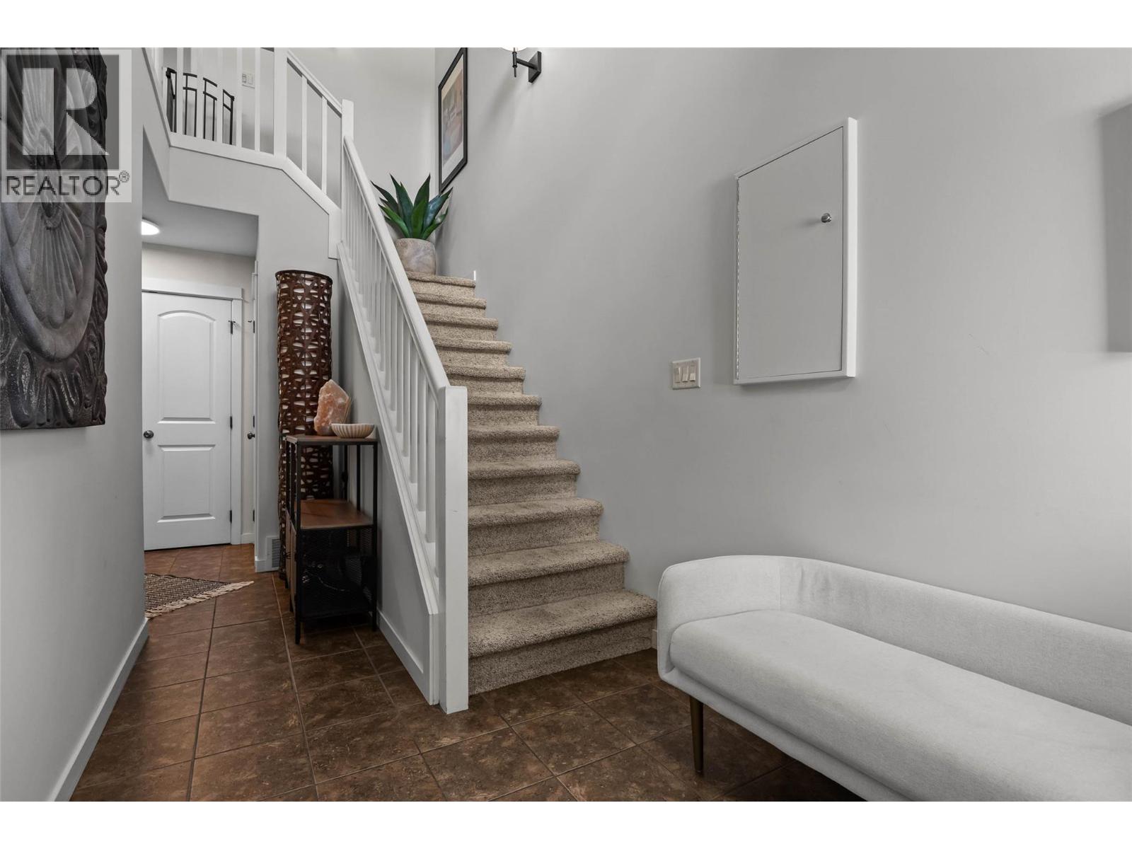 1458 Pacific Way, Kamloops, British Columbia  V2E 0A4 - Photo 5 - 10389394
