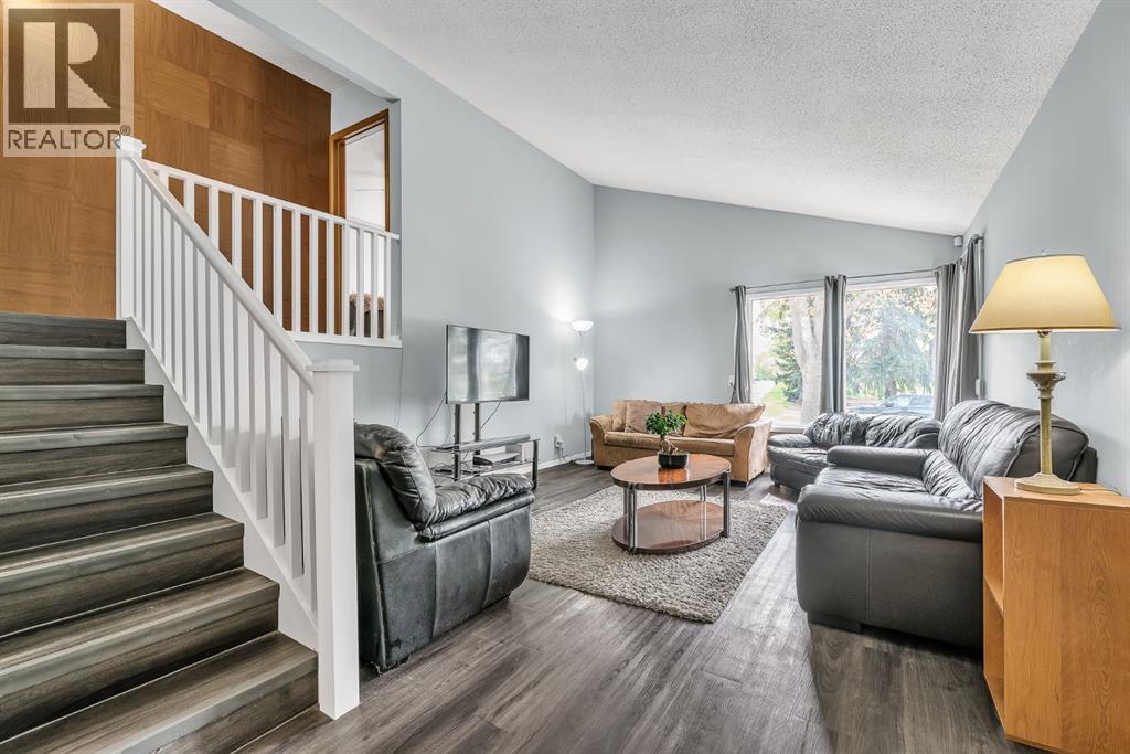 3156 Blakiston Drive Nw, Calgary, Alberta  T2L 1L8 - Photo 8 - A2313668