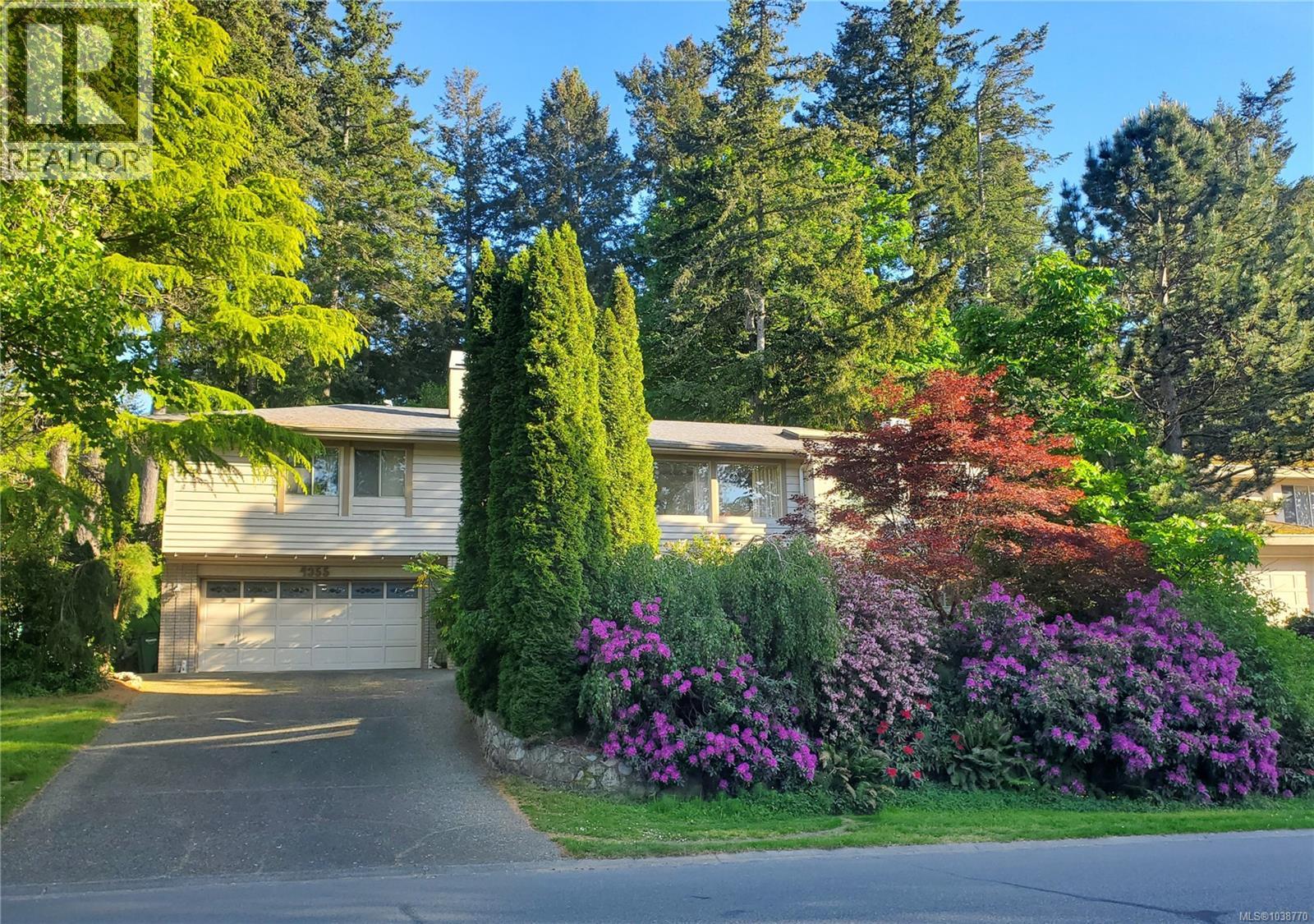 4355 Emily Carr Dr, Saanich, British Columbia