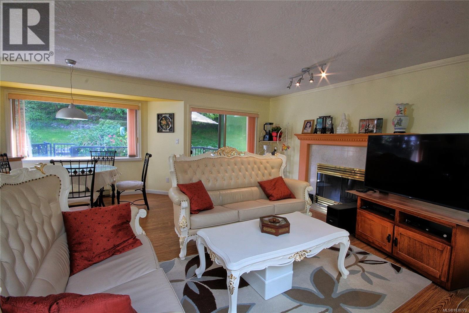 4355 Emily Carr Dr, Saanich, British Columbia  V8X 5E3 - Photo 12 - 1038770