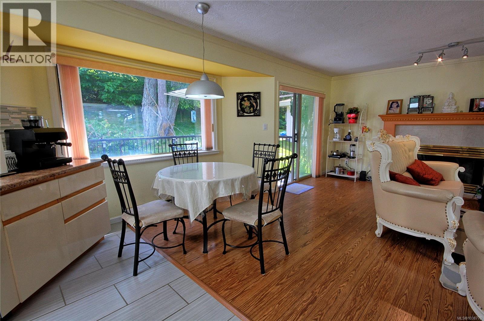 4355 Emily Carr Dr, Saanich, British Columbia  V8X 5E3 - Photo 16 - 1038770