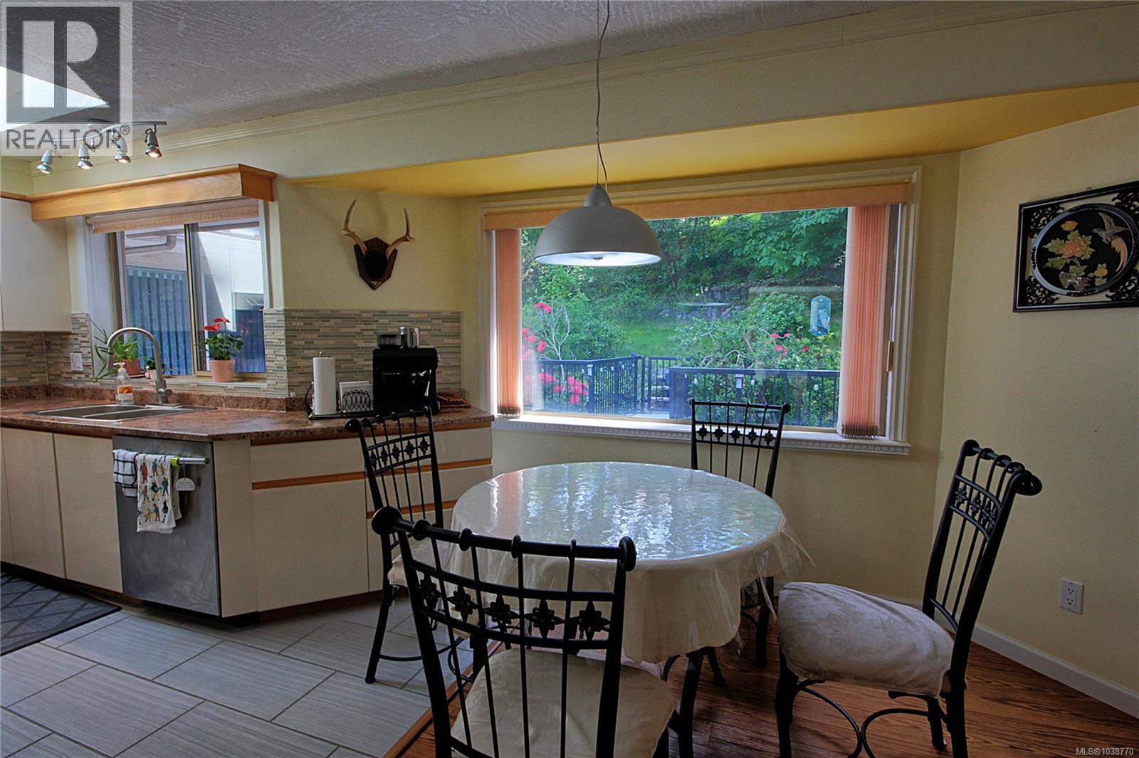 4355 Emily Carr Dr, Saanich, British Columbia  V8X 5E3 - Photo 17 - 1038770