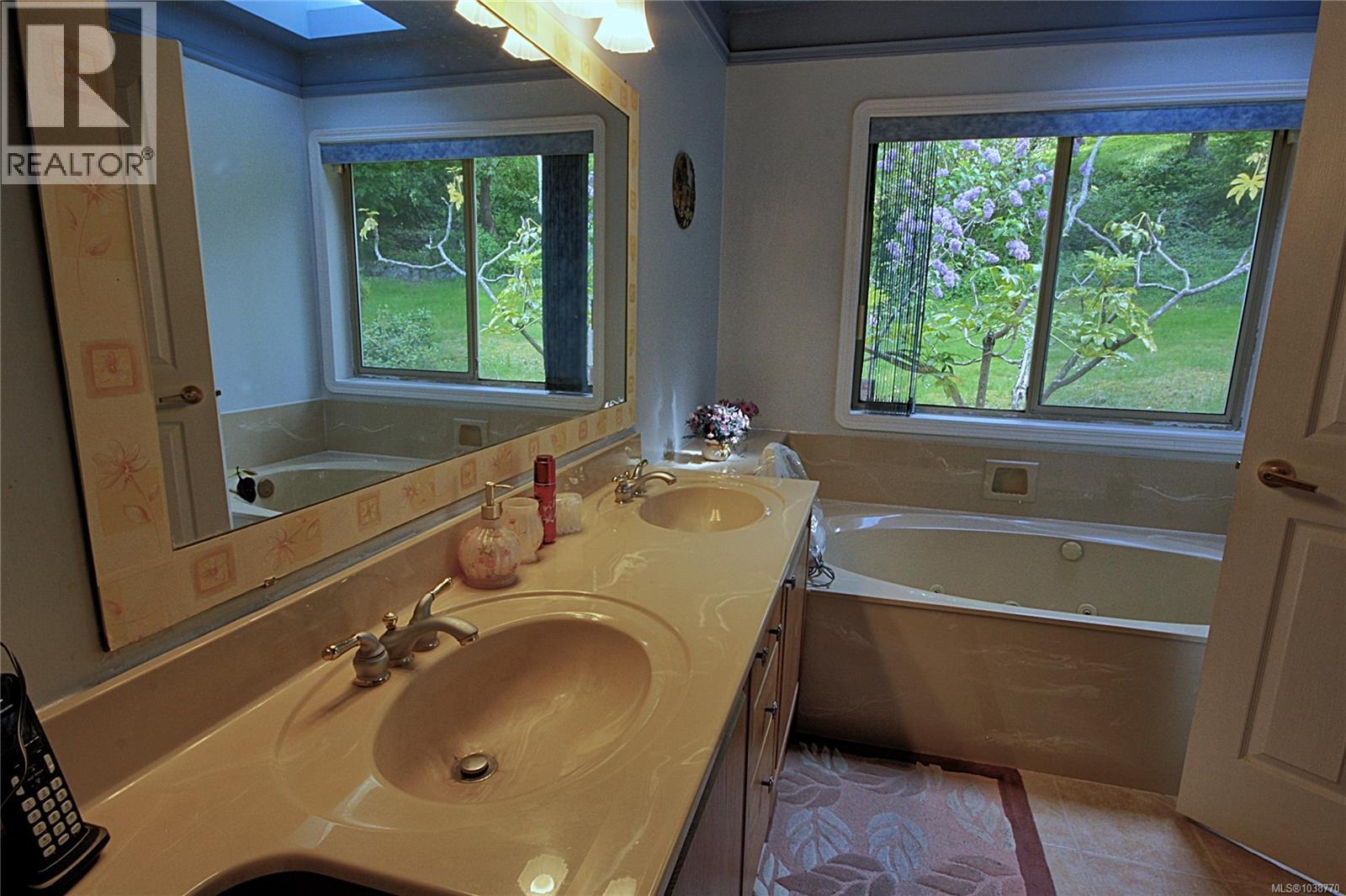 4355 Emily Carr Dr, Saanich, British Columbia  V8X 5E3 - Photo 23 - 1038770