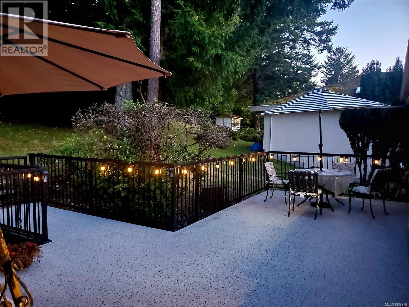4355 Emily Carr Dr, Saanich, British Columbia  V8X 5E3 - Photo 34 - 1038770