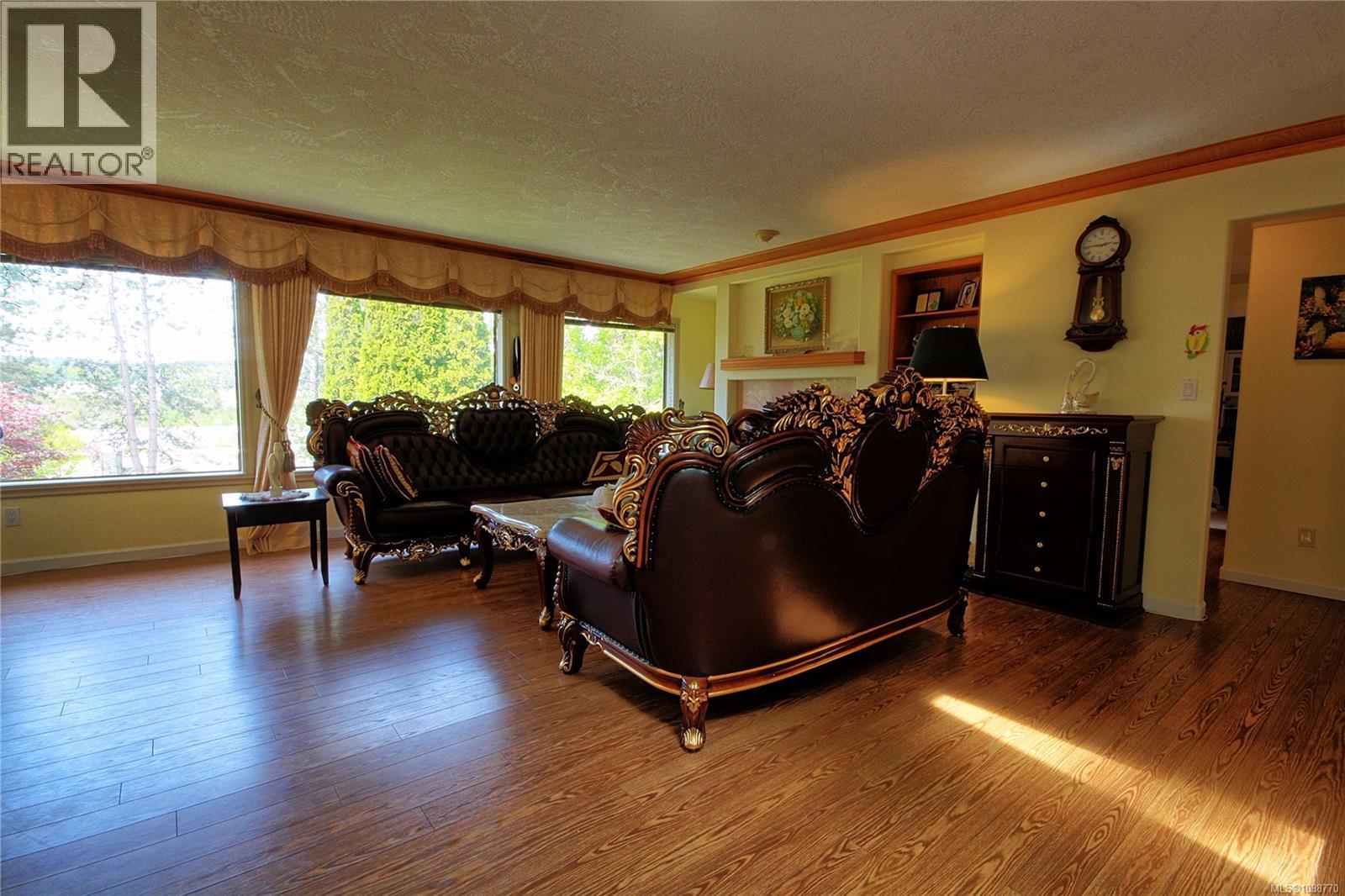 4355 Emily Carr Dr, Saanich, British Columbia  V8X 5E3 - Photo 6 - 1038770