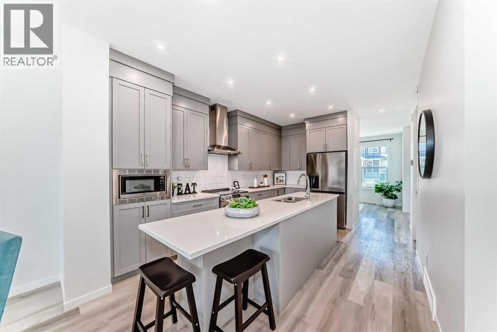 238 Aquila Drive Nw, Calgary, Alberta  T3R 1Y6 - Photo 1 - A2315551