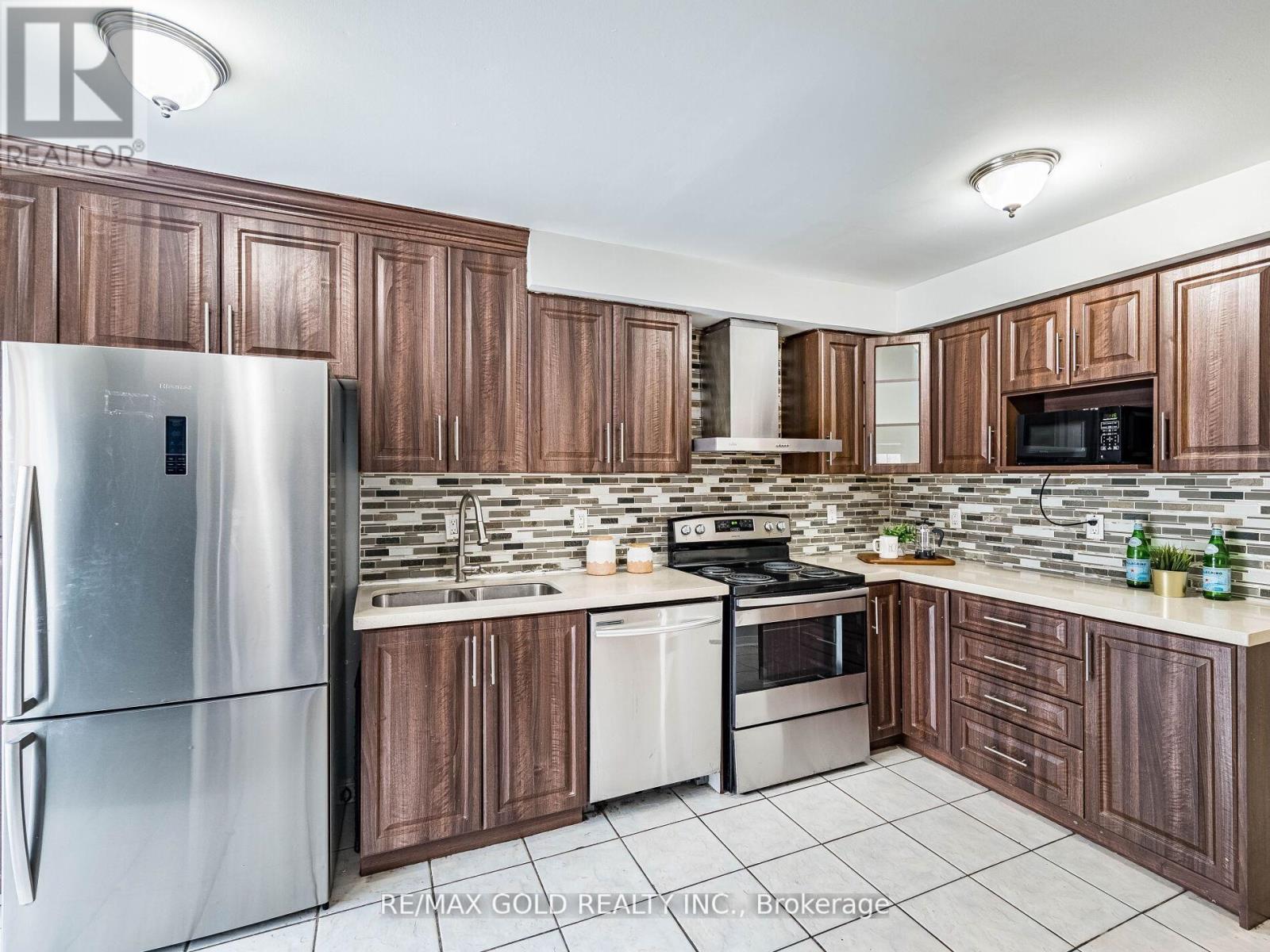 33 Fiddleneck Crescent, Brampton, Ontario  L6R 1R2 - Photo 10 - W13207494