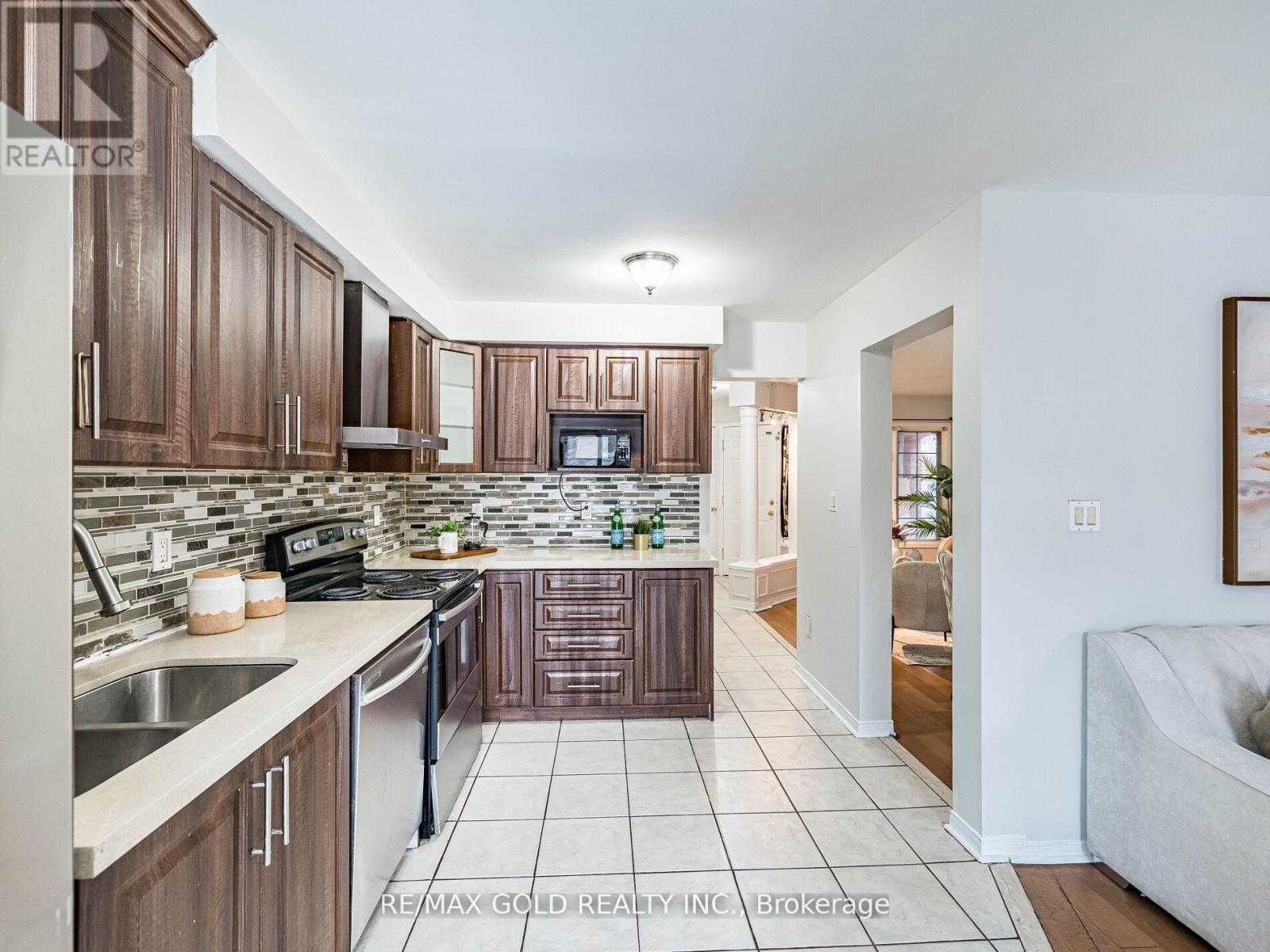 33 Fiddleneck Crescent, Brampton, Ontario  L6R 1R2 - Photo 12 - W13207494
