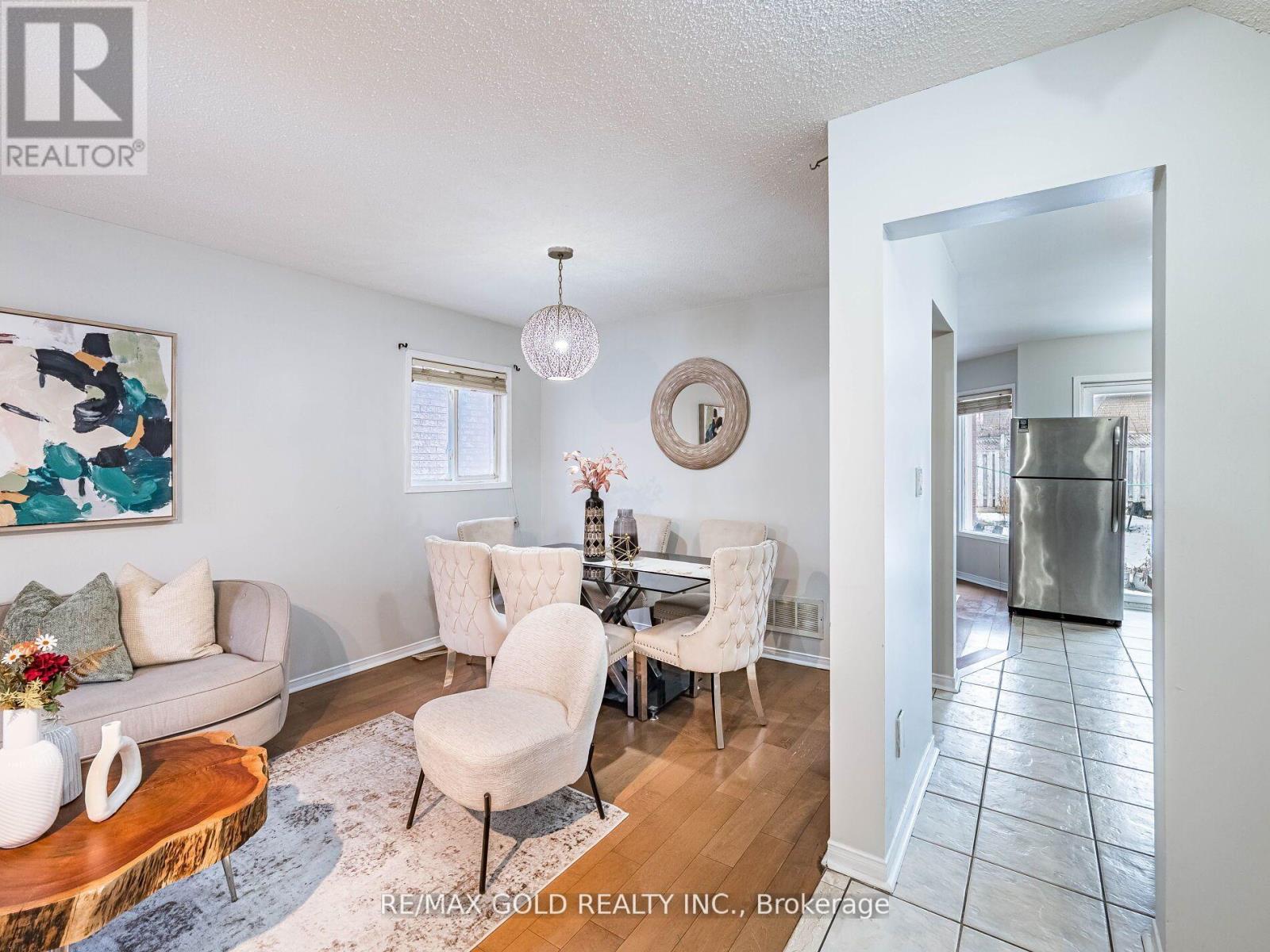 33 Fiddleneck Crescent, Brampton, Ontario  L6R 1R2 - Photo 5 - W13207494