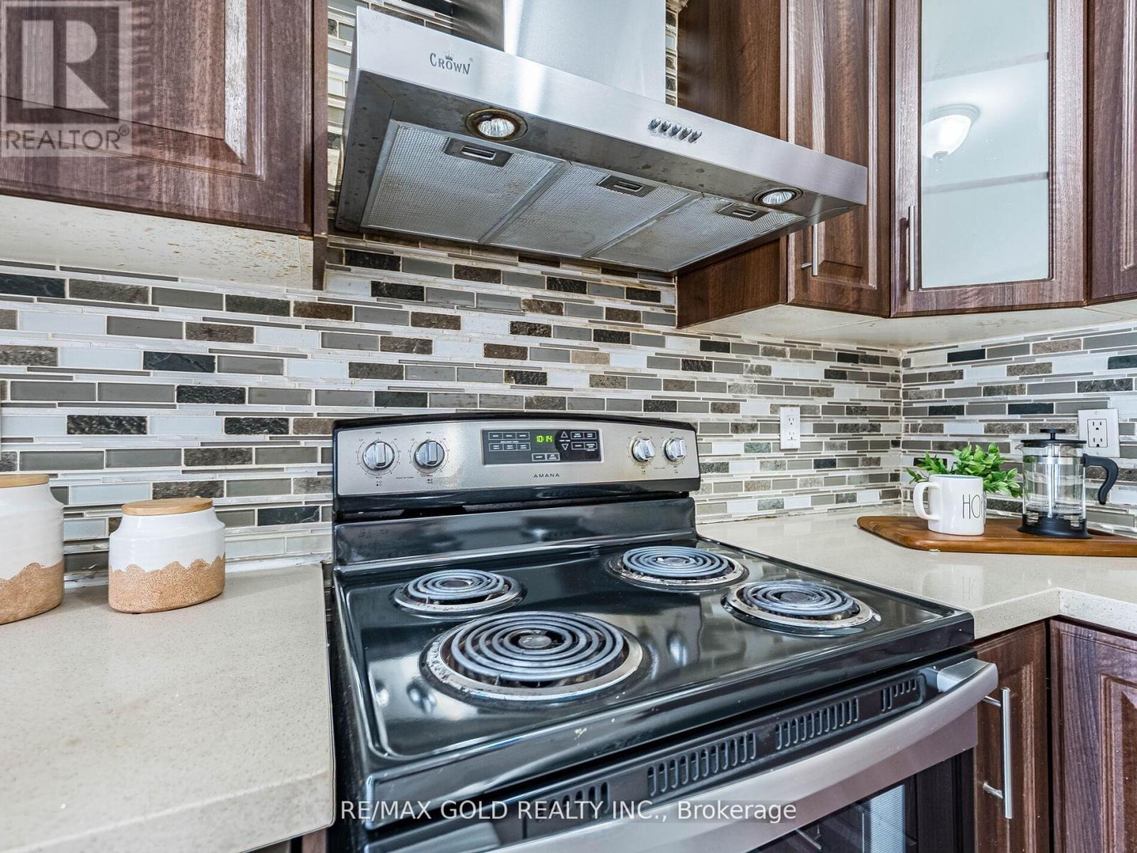 33 Fiddleneck Crescent, Brampton, Ontario  L6R 1R2 - Photo 9 - W13207494