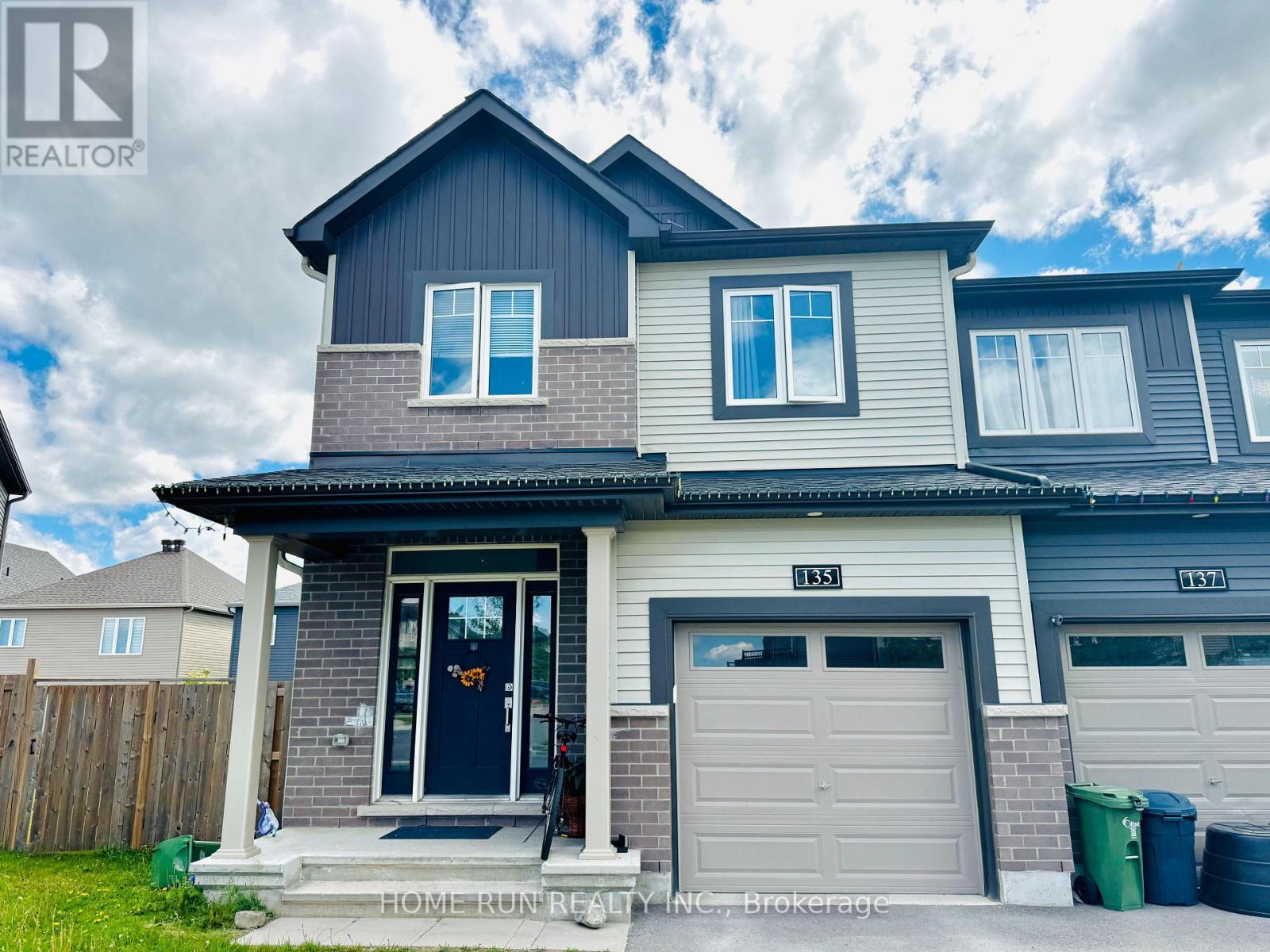 135 TEELIN CIRCLE, Ottawa, Ontario