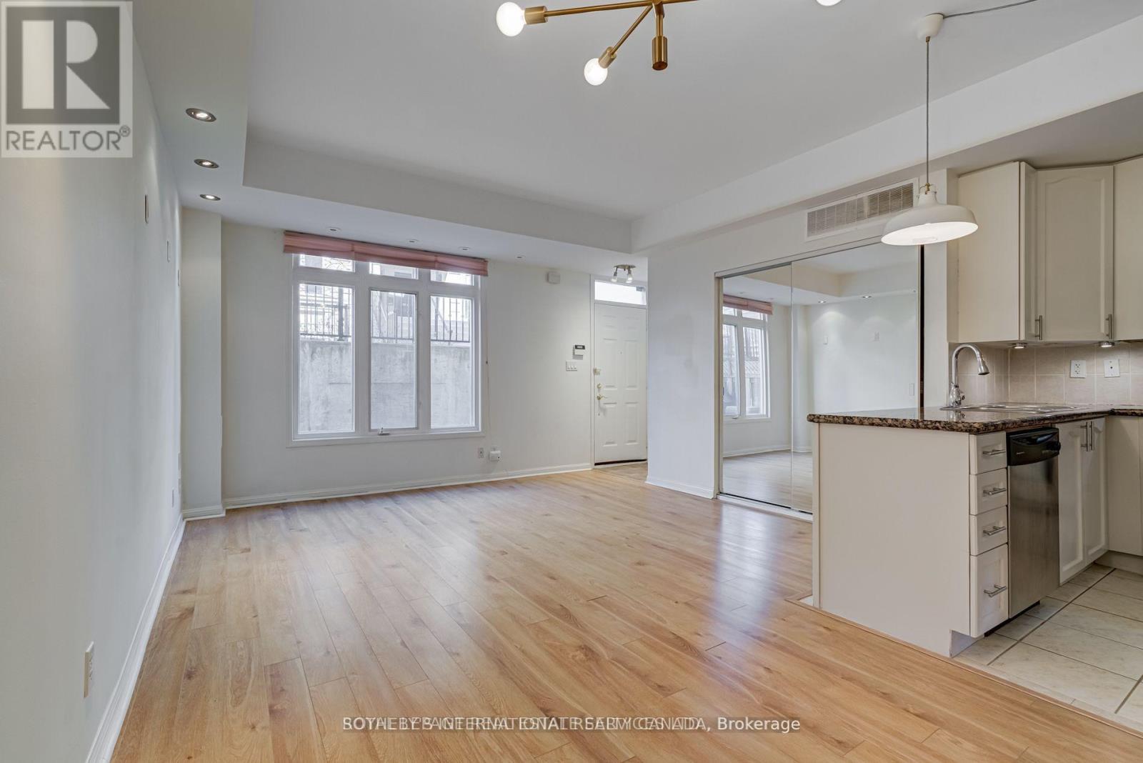 Th31 - 80 Carr Street, Toronto, Ontario  M5T 1B7 - Photo 5 - C13218846