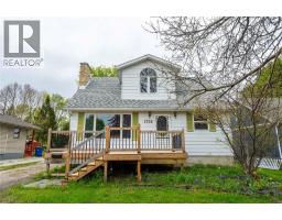 1736 DUFFERIN AVENUE, Wallaceburg, Ontario