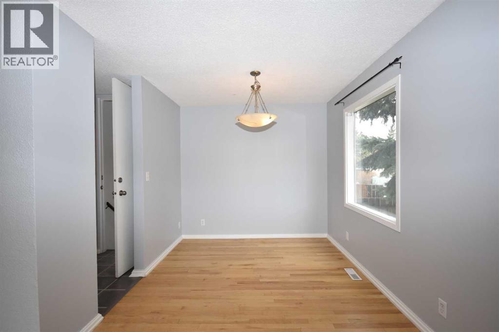 2604 106 Avenue Sw, Calgary, Alberta  T2W 2J1 - Photo 12 - A2304909