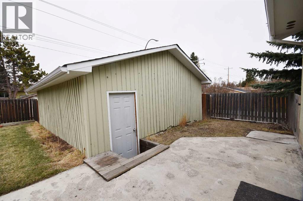 2604 106 Avenue Sw, Calgary, Alberta  T2W 2J1 - Photo 35 - A2304909
