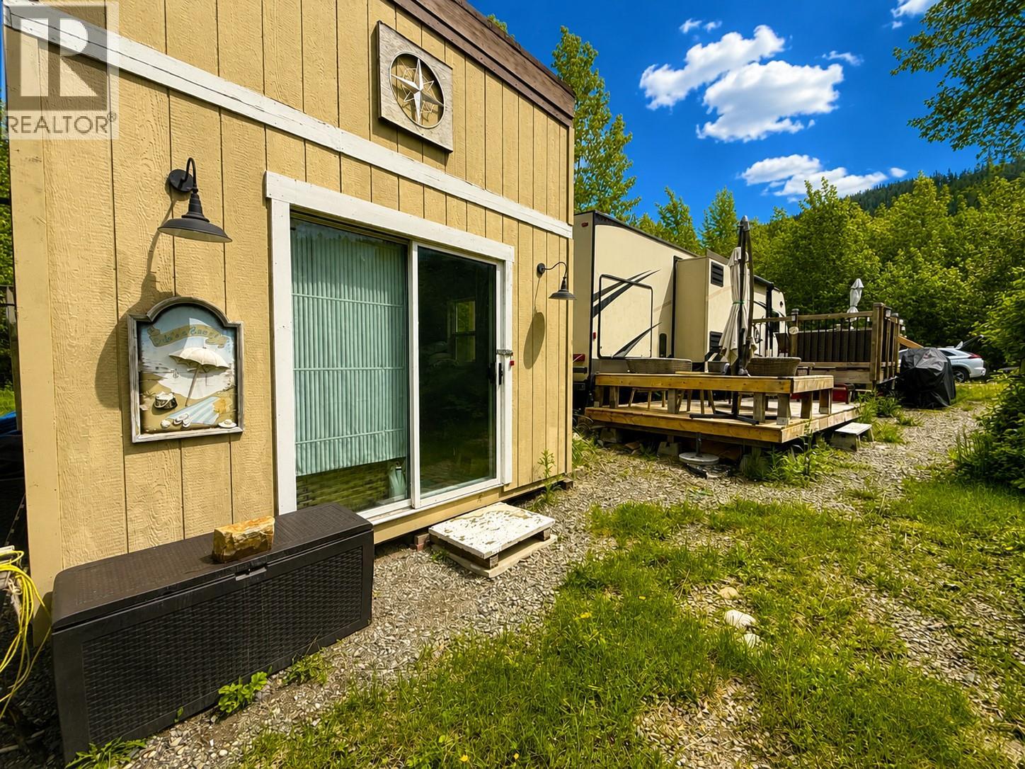 8415 King Creek Fsr Road Unit# Lot 60 Lot# 60, Yahk, British Columbia  V0B 2P0 - Photo 6 - 10387699