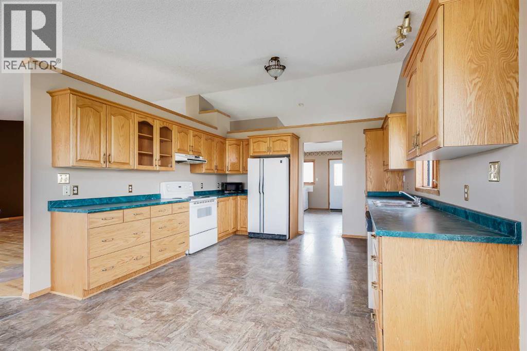 200, 274128 320 Street E, Rural Foothills County, Alberta  T0L 0J0 - Photo 11 - A2310755