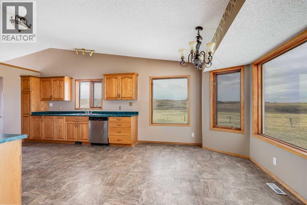200, 274128 320 Street E, Rural Foothills County, Alberta  T0L 0J0 - Photo 9 - A2310755