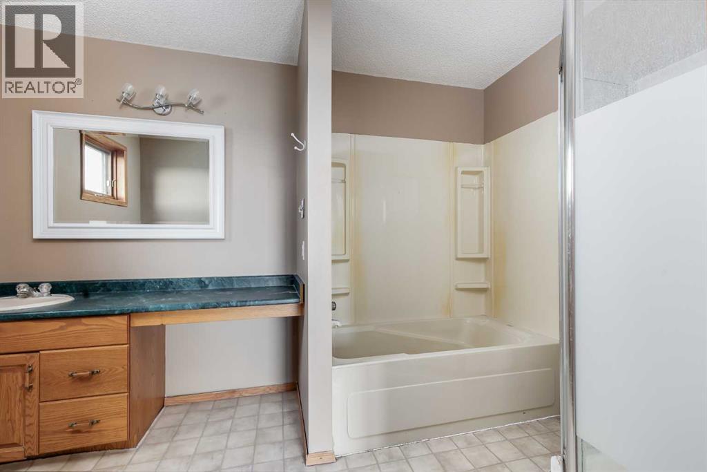 200, 274128 320 Street E, Rural Foothills County, Alberta  T0L 0J0 - Photo 18 - A2310755